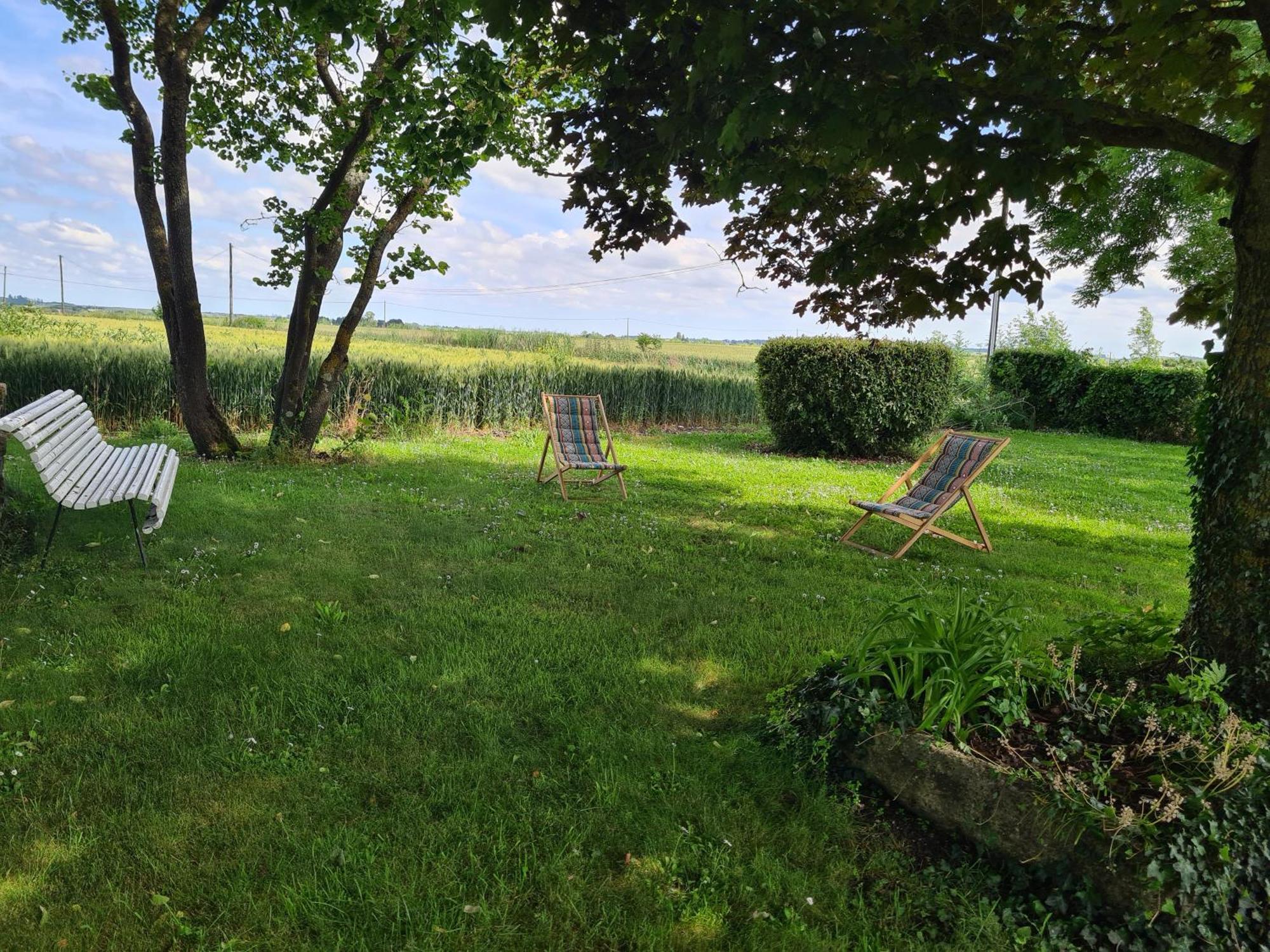 A la Campagne ,Halte ,Séjour et Détente Moncontour  Exterior foto